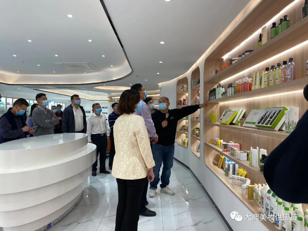 【break through the situation and move fo