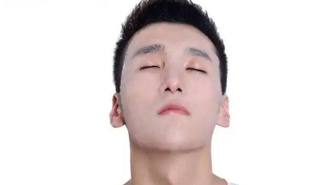 DAAO cosmetics OEM：How to choose a men's