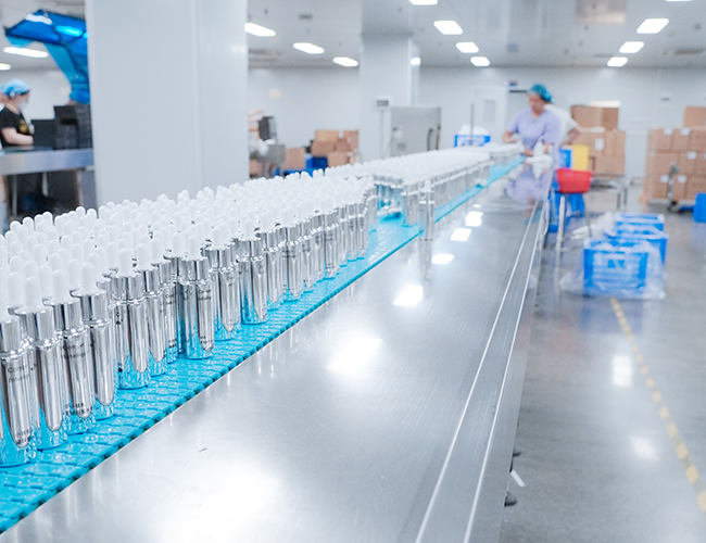 Daao oem&odm Cosmetics Manufacturers in Guangzhou,Guangdong ,China:How can low-cost cosmetics rival those of high-end brands?(pic1) Superior Production and Delivery