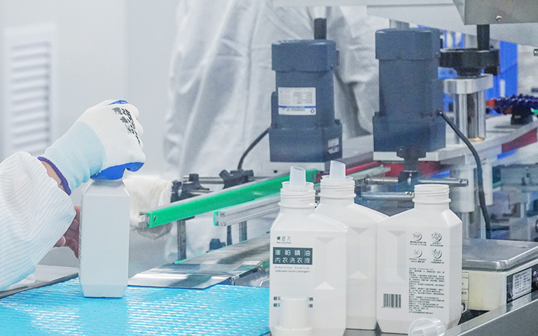 Custom Skincare Manufacturing: From Formulation to Packaging(pic1)